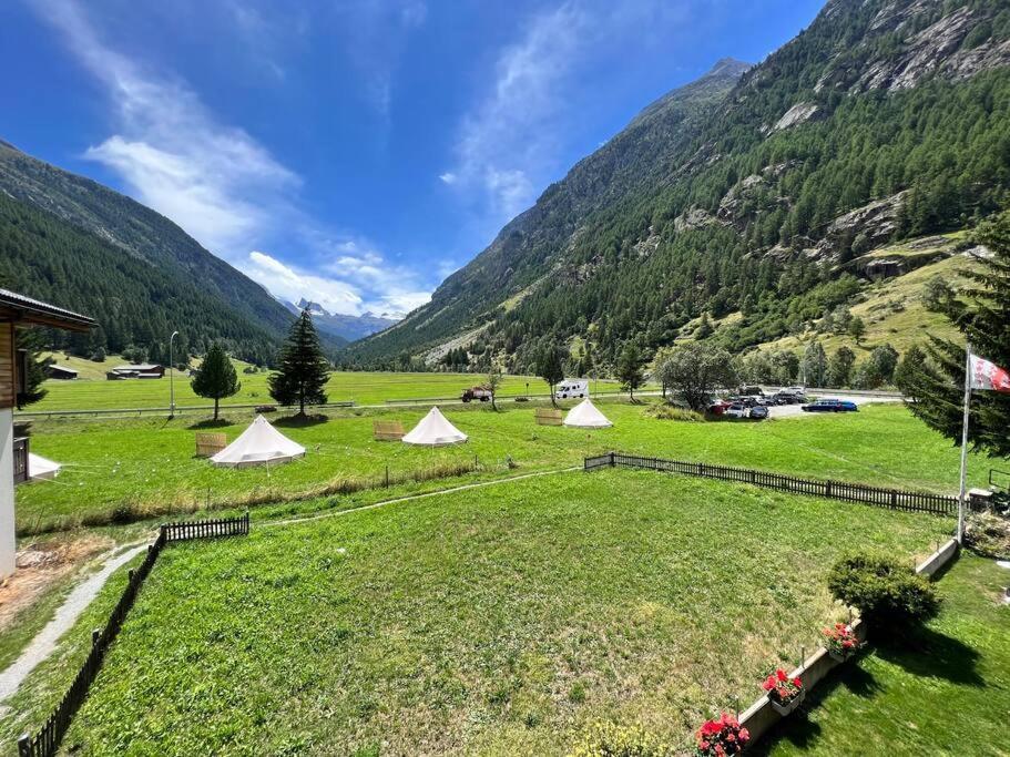Täsch Pure Comfort! Entire Apartment With Abundant Space Near Zermatt With Parking! מראה חיצוני תמונה